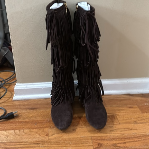 Micheal Kors Dark Brown Fringe Boot - 7M Like New - Picture 2 of 5